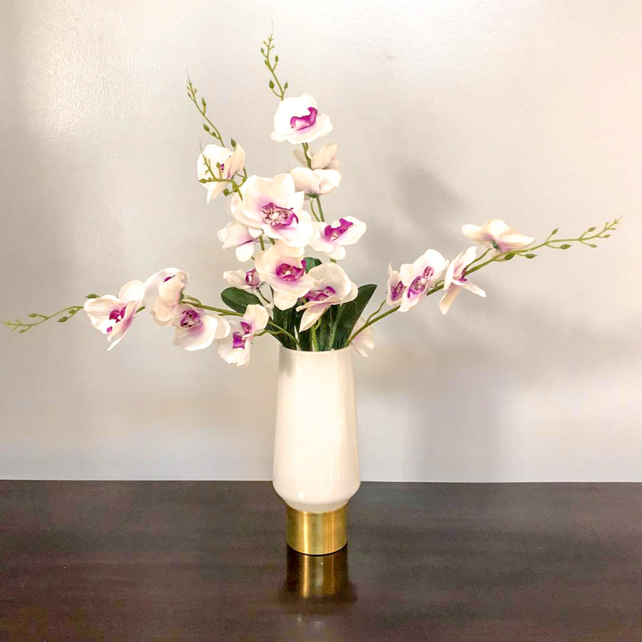 White Cylinder Shape Candle Holder/Vases With White Flowers